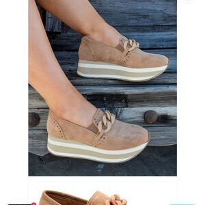 NEW WITHOUT TAGS CORKY’S HEY GIRL! SO WHAT PLATFORM LOAFERS‎